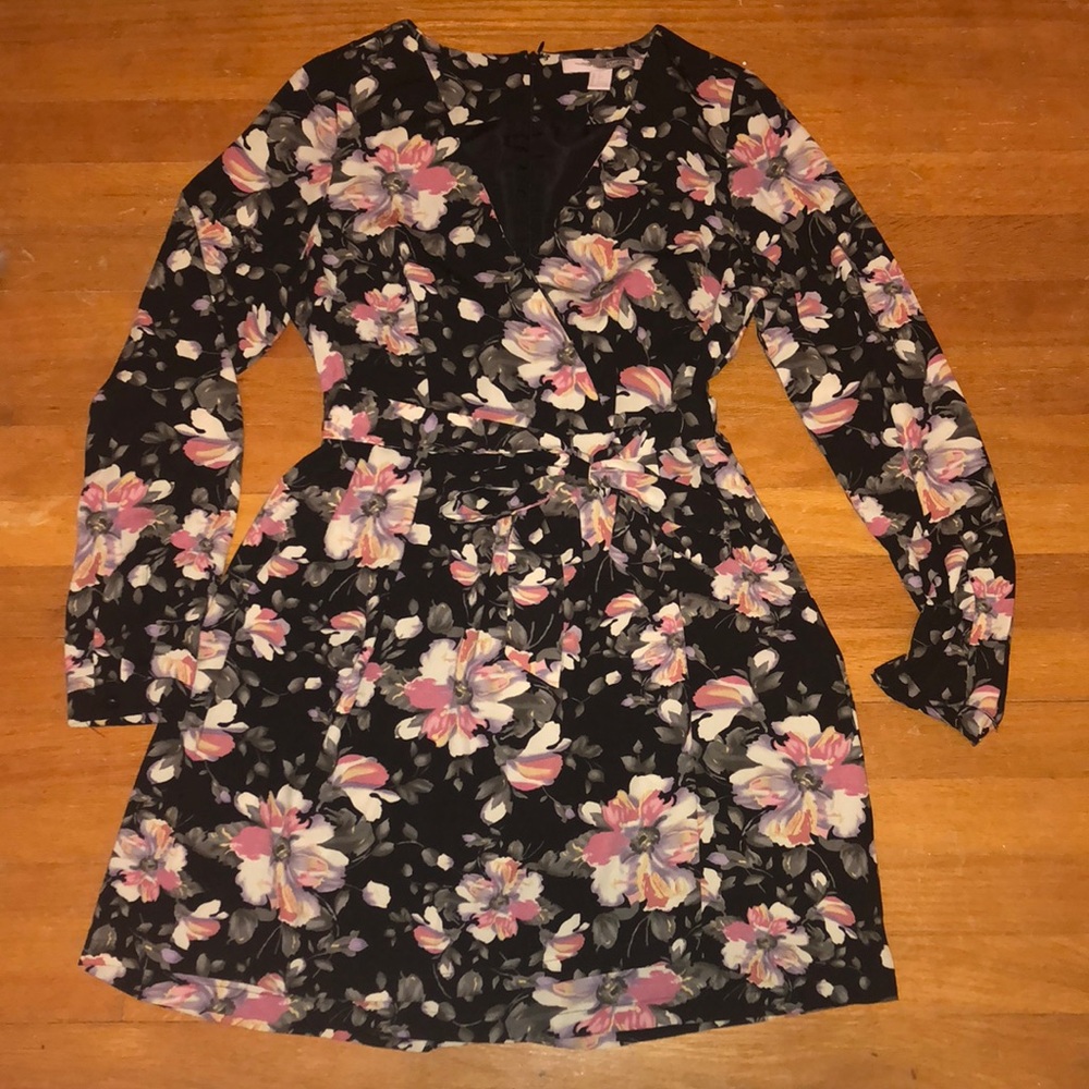 Forever 21 Womans Black Floral Dress SZ.S